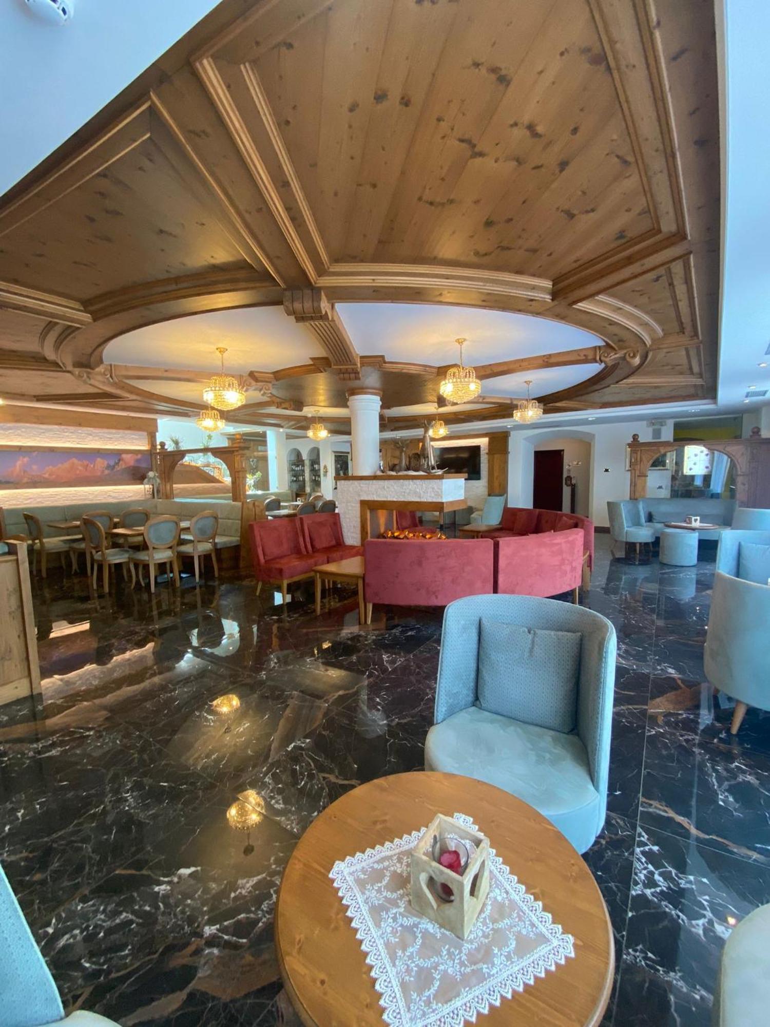 Family Hotel La Perla Fiera Di Primiero Exteriér fotografie