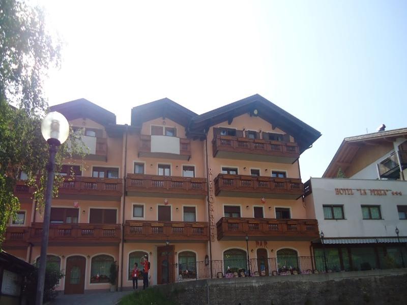 Family Hotel La Perla Fiera Di Primiero Exteriér fotografie