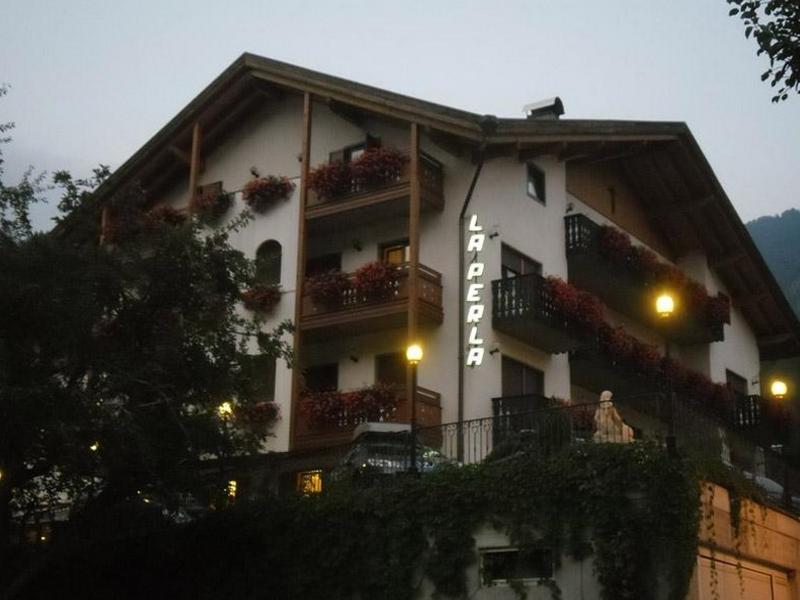 Family Hotel La Perla Fiera Di Primiero Exteriér fotografie