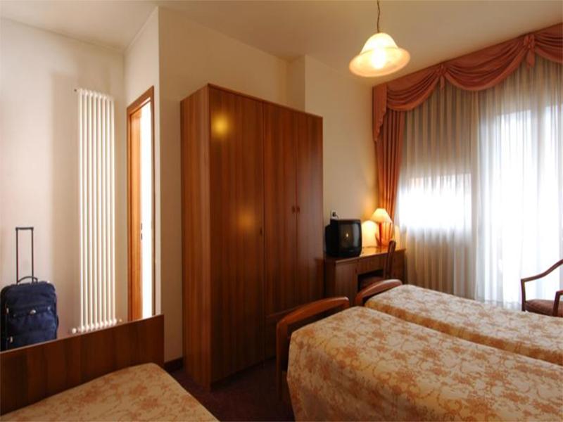 Family Hotel La Perla Fiera Di Primiero Exteriér fotografie