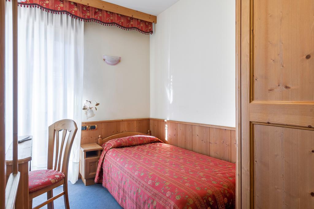 Family Hotel La Perla Fiera Di Primiero Exteriér fotografie