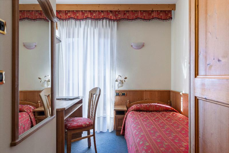 Family Hotel La Perla Fiera Di Primiero Exteriér fotografie